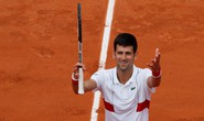 Wawrinka thua sốc, Djokovic lập kỷ lục