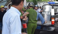 Giải cứu nữ nhân viên bị thanh niên xông vào công ty dùng dao khống chế