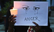 Ấn Độ: Hai thiếu nữ bị cưỡng hiếp, thiêu sống trong cùng bang