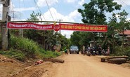 Dân chặn đường xe thi công thủy điện Pleikần