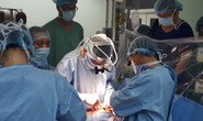 Quả tim vận chuyển từ Hà Nội vào Huế, đã ghép thành công