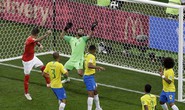 Trọng tài trận Brazil – Thụy Sĩ bị chỉ trích vì không dùng VAR