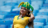 Nữ CĐV Brazil đến đâu, lửa cháy đến đó