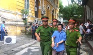 Cuồng ghen, tạt xăng thiêu sống vợ hờ tại nhà trọ