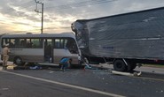 Xe khách tông xe tải trên Quốc lộ 20, 18 người vào cấp cứu