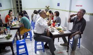 Cựu Tổng thống Obama tưởng nhớ đầu bếp ăn bún chả ở Hà Nội