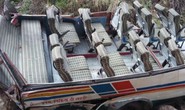 Xe buýt lao xuống vực tung cả nóc, ít nhất 44 người thiệt mạng