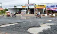 Dân TP Cà Mau kêu cứu vì đường xuống cấp nghiêm trọng