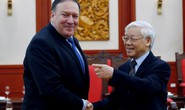 Tổng Bí thư Nguyễn Phú Trọng vui vẻ bắt tay Ngoại trưởng Mỹ Mike Pompeo