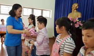 Trao gần 1.000 suất học bổng cho con công nhân khó khăn