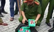 Khởi tố vụ 100 bánh cocaine trong container