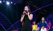 Hoa hậu Đỗ Mỹ Linh khoe giọng hát, hoa hậu H'Hen Niê mặc áo dài 105 triệu