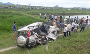 Tai nạn đường sắt kinh hoàng: 4 người về quê ăn rằm thương vong trong xe dập nát