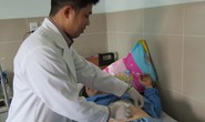 Suýt thủng dạ dày, sốc nhiễm trùng do nuốt xương cá ngát