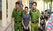 Bị bắt, côn đồ bảo kê máy gặt lúa ném “bom xăng” về phía công an