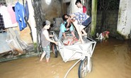 Người dân cuống cuồng chạy lũ trong đêm