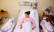 Mẹ 53 tuổi hiếm muộn sinh đôi sau khi mất con trai vì tai nạn giao thông