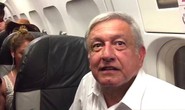 Tổng thống đắc cử Mexico mắc kẹt trên đường băng 3 giờ