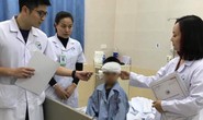 Cưỡi lưng chó nhà, bé trai 5 tuổi bị chó cắn rách tai
