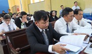 Tòa xử đại án Trầm Bê: Trầm Bê vui vẻ, Phạm Công Danh than mệt