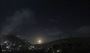 Syria hứng mưa tên lửa sau cảnh báo của Thủ tướng Israel