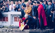 Tổng Bí thư, Chủ tịch nước thả cá chép tiễn ông Táo ở Hồ Gươm