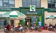 Điều tra động cơ cựu trung úy công an bịt mặt, nổ 3 phát súng tại chi nhánh Vietcombank