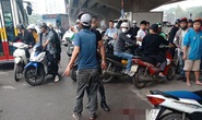 Chồng cầm dao chém hụt 1 người rồi truy sát vợ ngay trên phố