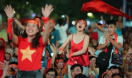 CĐV Việt Nam vỡ òa với siêu phẩm của Tiến Linh