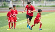 Sau trận Việt Nam-Thái Lan, Công Phượng bất ngờ làm thầy trong ngày 20-11