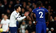 Trung vệ Chelsea vừa bị phân biệt chủng tộc, vừa bị HLV Mourinho chế giễu