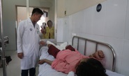 Vừa hút thuốc vừa chiết xăng, 3 người bị phỏng rất nặng