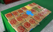 Tiếp tục phát hiện can nhựa chứa 21 gói nghi ma túy dạt biển Thừa Thiên - Huế