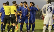 Cầu thủ Thái Lan quát trọng tài: Ông là người Việt Nam đúng không?