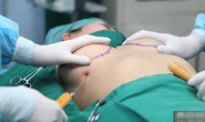 Cô gái trẻ ở TP HCM  bị vỡ 2 túi độn ngực cùng lúc
