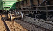 Bất an với... tàu lửa trật bánh