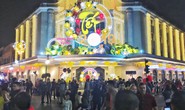 Hồ Gươm đông nghẹt người chờ đón giao thừa, xem bắn pháo hoa