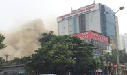 Clip, ảnh cháy lớn tại tổ hợp khách sạn, bar, kaoraoke cạnh bệnh viện