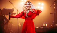 Rita Ora chọn trang phục Việt Nam cho tour diễn Phoenix