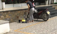Bé trai rơi từ ban công tầng cao tòa nhà tử vong thương tâm