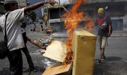 Venezuela: Người dân phóng hỏa gần dinh tổng thống vì mất điện