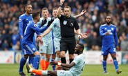 Chelsea được trọng tài 2 phen giải cứu, Cardiff ấm ức chờ rớt hạng