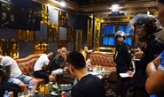 Hơn 120 công an ập vào quán karaoke và khách sạn, bắt hàng chục đối tượng gái gọi và bay lắc