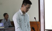 Cầm kéo để trên mâm cơm tối đâm chết vợ 17 tuổi