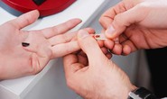 Kẻ dùng vật nhọn đâm khiến nhiều người điều trị phơi nhiễm HIV khai gì?