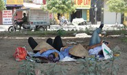 Hà Nội: Người dân vật vã dưới trời nắng nóng trên 40 độ C