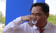 Ông Dũng lò vôi uống nước thải đã xử lý trước mặt Bộ trưởng TN-MT