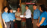 Quảng Nam: Tặng quà công nhân bị tai nạn lao động