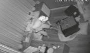 CLIP: Kẻ trộm phá banh 2 két sắt trong biệt thự của ca sĩ Nhật Kim Anh