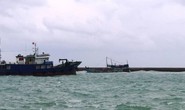 Chìm tàu chở 50.000 lít dầu tại cảng Phú Quý, nguy cơ tràn dầu